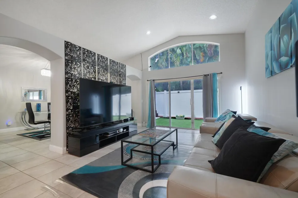 6376 Barton Creek Circle Lake Worth, FL 33463