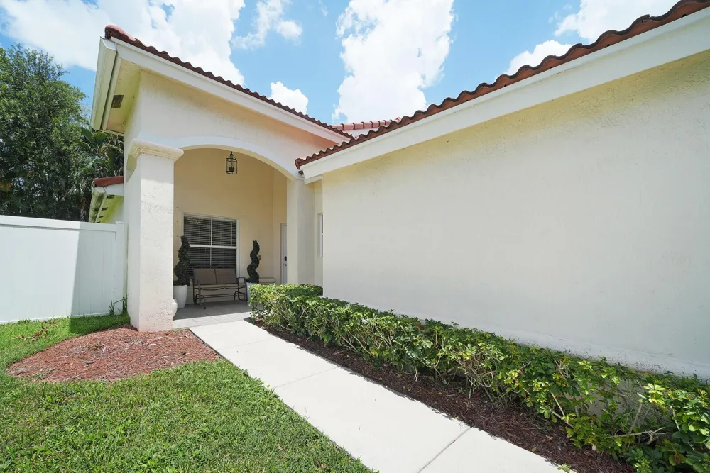 6376 Barton Creek Circle Lake Worth, FL 33463