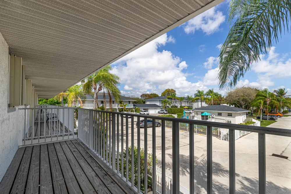 324 W Pine Street #11 Lantana, FL 33462