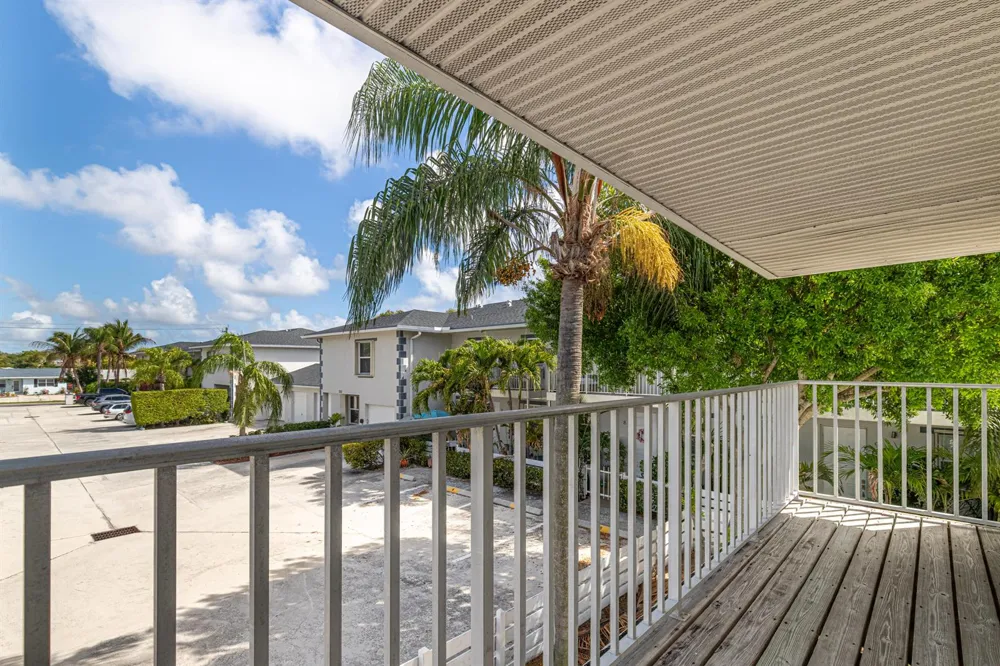 324 W Pine Street #11 Lantana, FL 33462