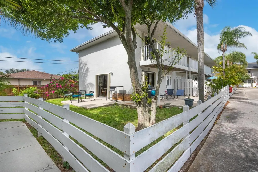 324 W Pine Street #11 Lantana, FL 33462