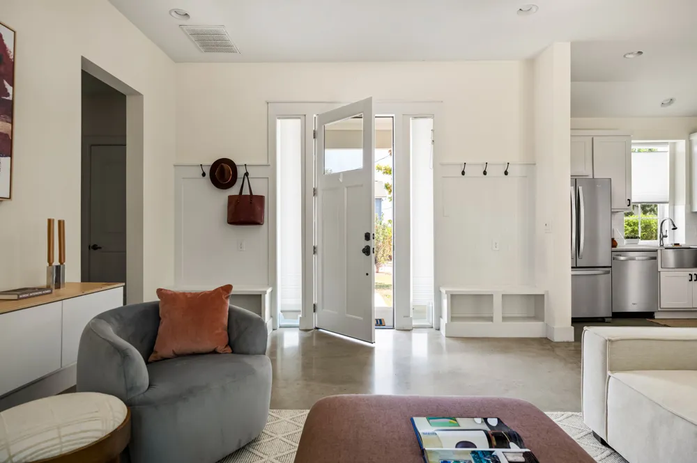 1176 Lott Avenue Austin, TX 78721