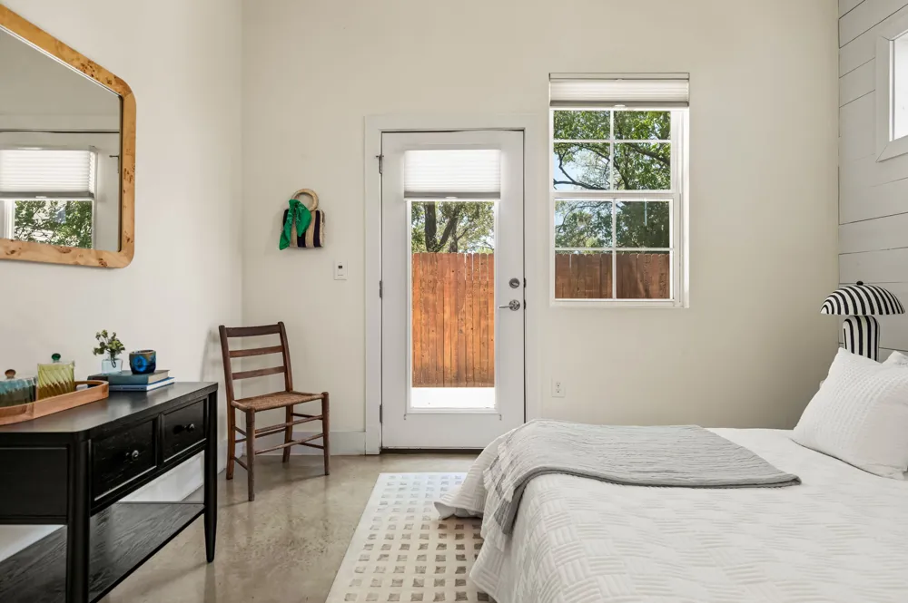 1176 Lott Avenue Austin, TX 78721