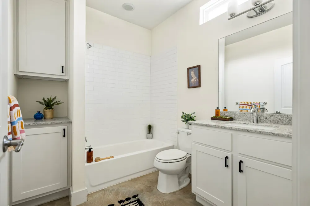 1176 Lott Avenue Austin, TX 78721