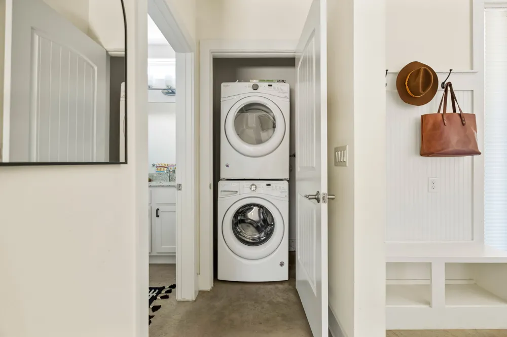 1176 Lott Avenue Austin, TX 78721
