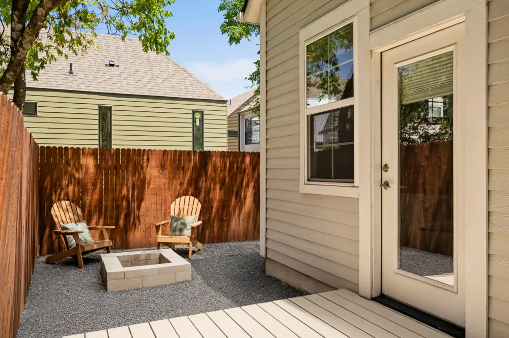1176 Lott Avenue Austin, TX 78721