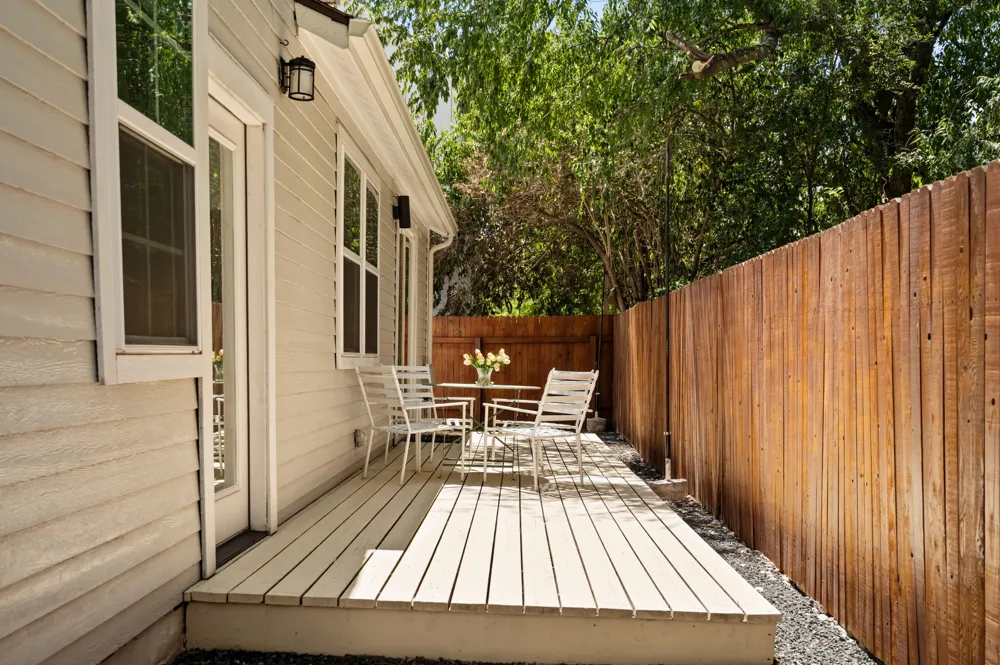 1176 Lott Avenue Austin, TX 78721