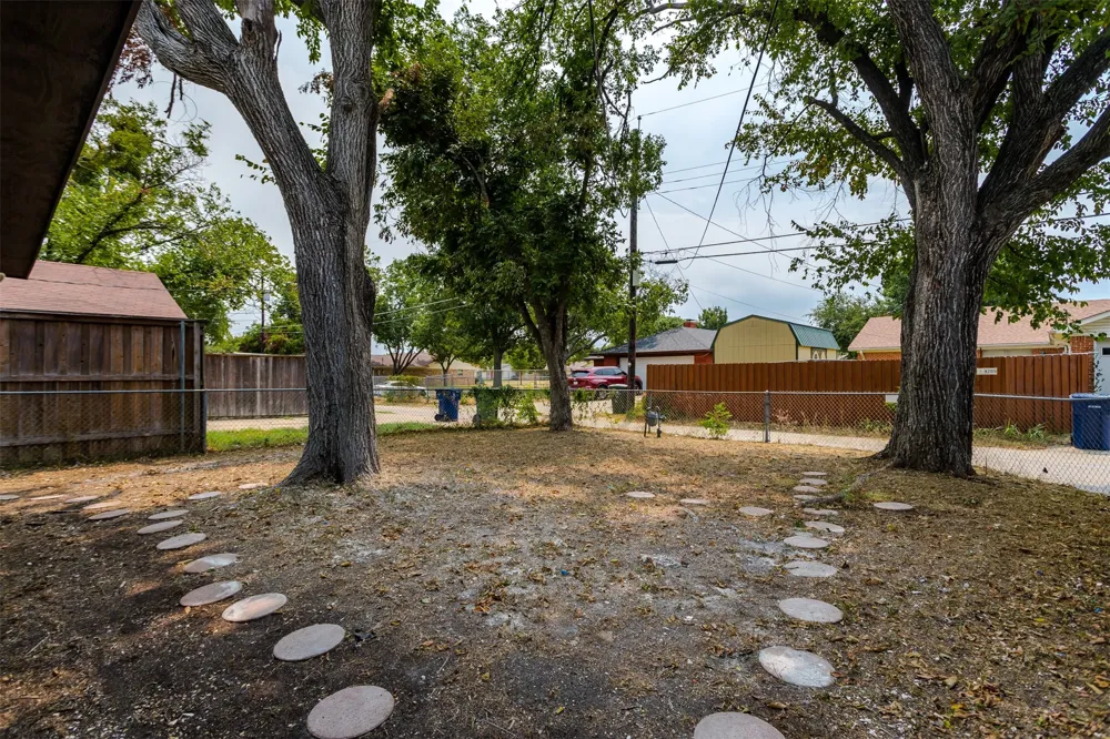 4210 Burning Tree Lane Garland, TX 75042