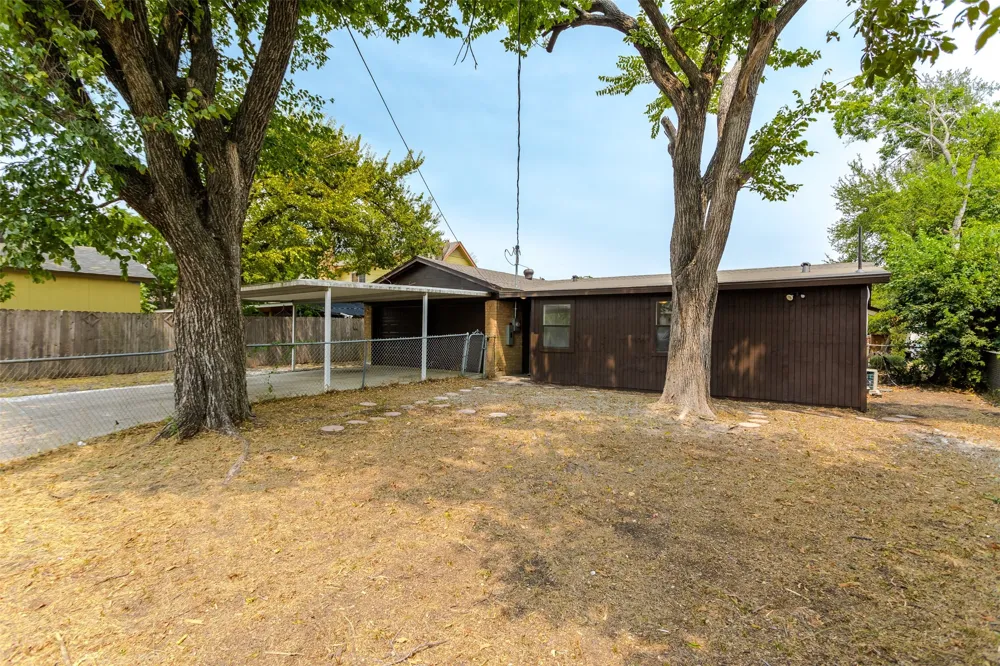 4210 Burning Tree Lane Garland, TX 75042