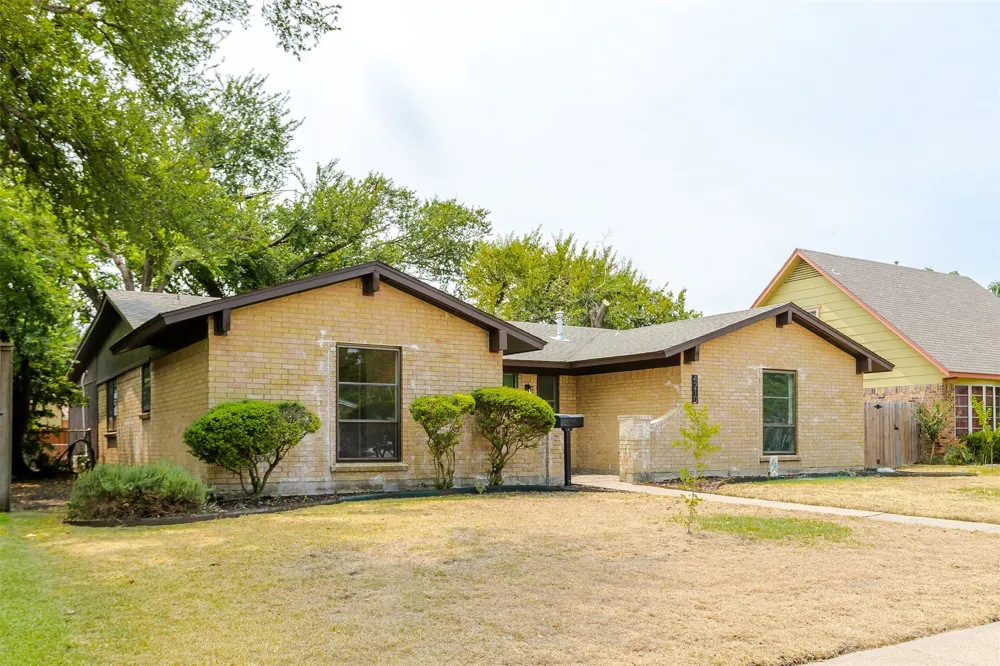 4210 Burning Tree Lane Garland, TX 75042