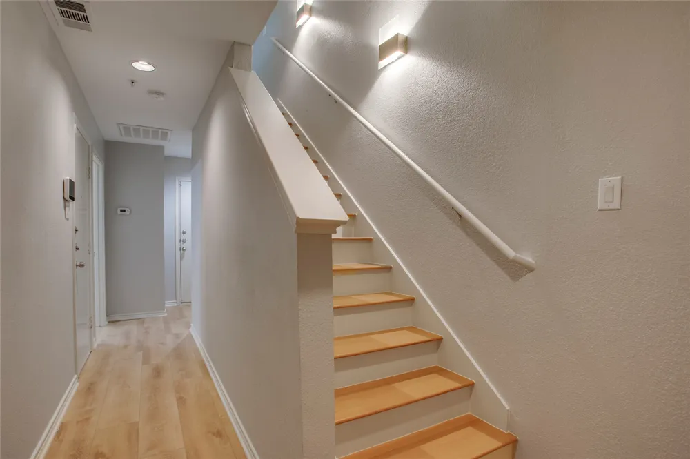 2415 Stutz Drive #C Dallas, TX 75235