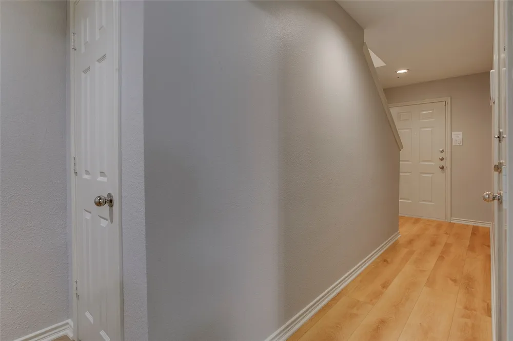 2415 Stutz Drive #C Dallas, TX 75235