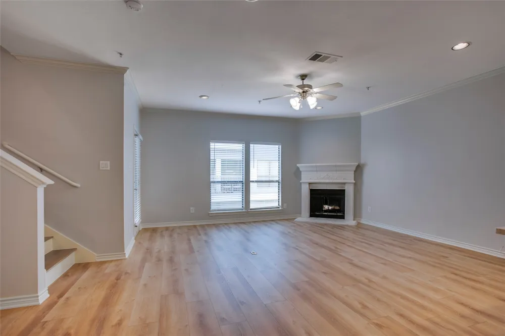 2415 Stutz Drive #C Dallas, TX 75235