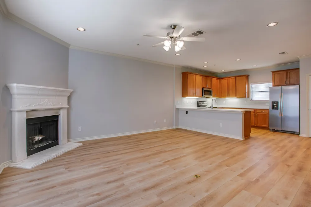 2415 Stutz Drive #C Dallas, TX 75235