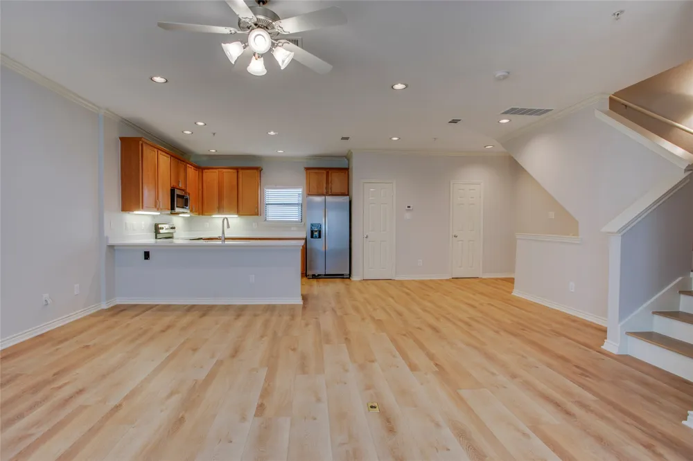 2415 Stutz Drive #C Dallas, TX 75235