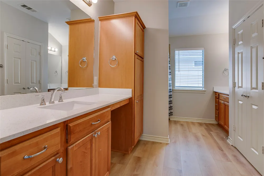 2415 Stutz Drive #C Dallas, TX 75235