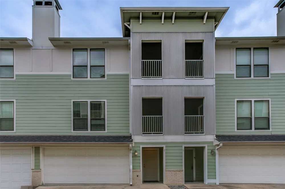 2415 Stutz Drive #C Dallas, TX 75235