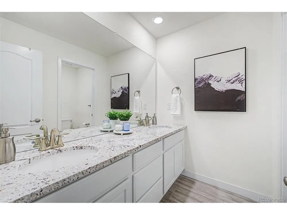 8826 S Yakima Court Aurora, CO 80016