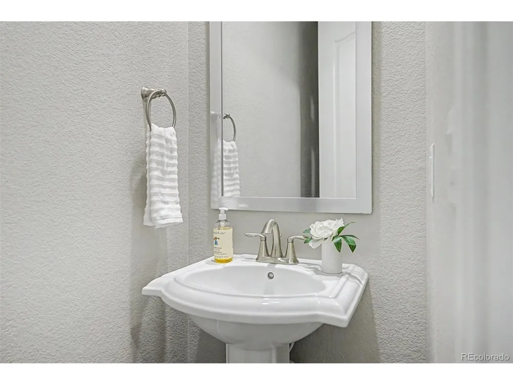 8826 S Yakima Court Aurora, CO 80016