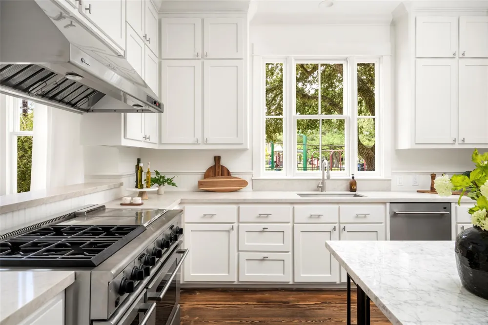 2929 Sunset Boulevard West University Place, TX 77005