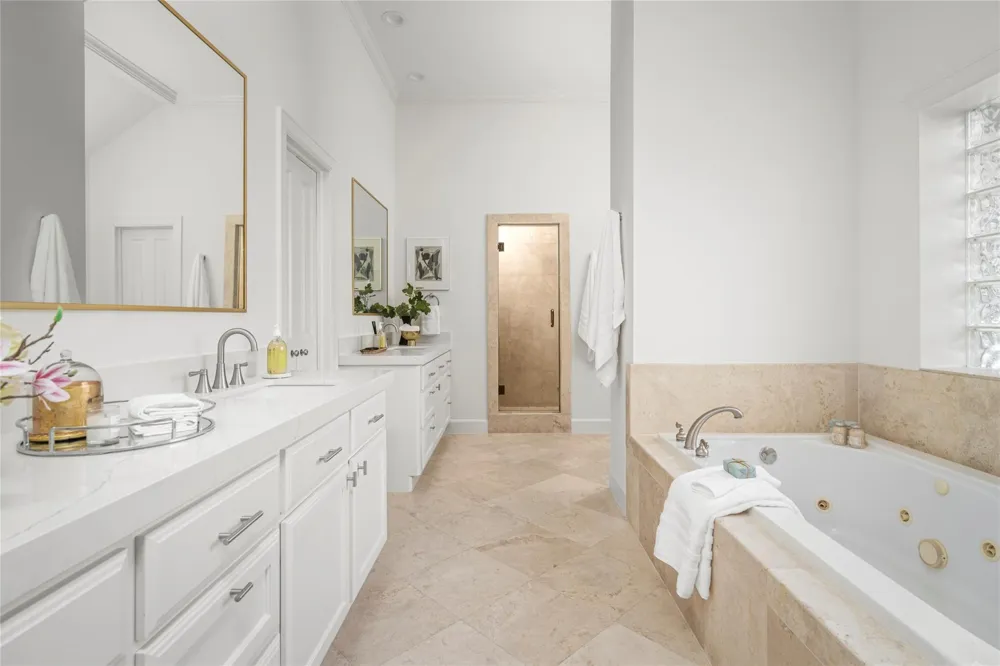 2929 Sunset Boulevard West University Place, TX 77005