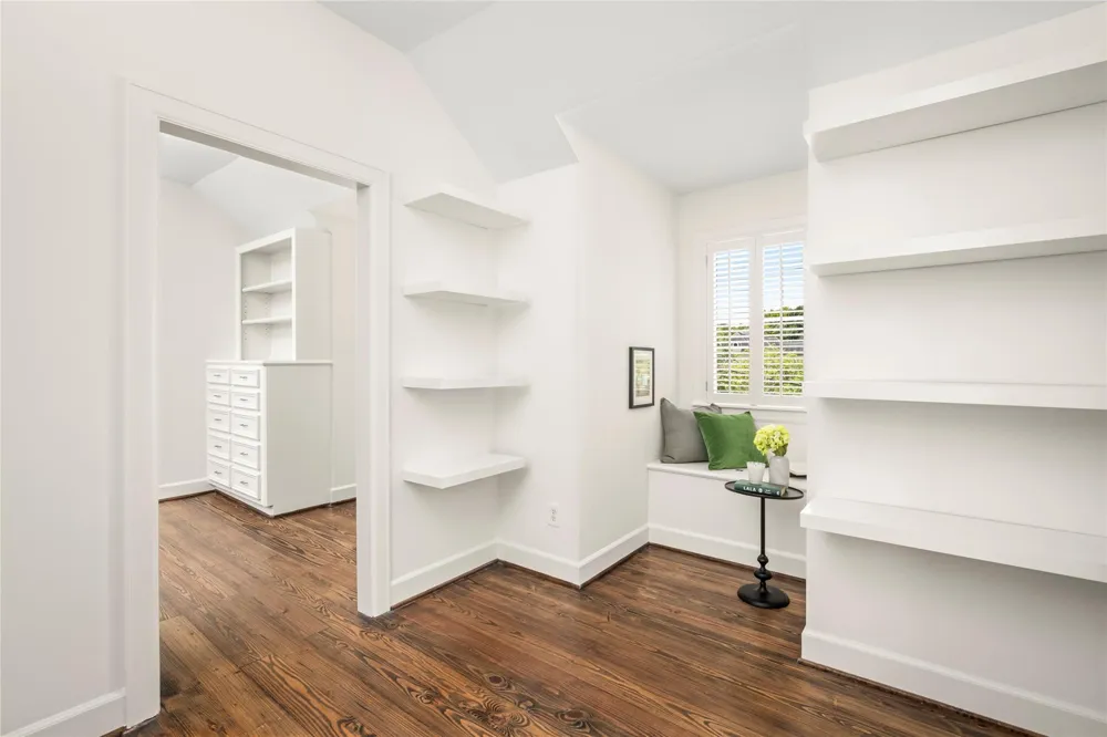 2929 Sunset Boulevard West University Place, TX 77005