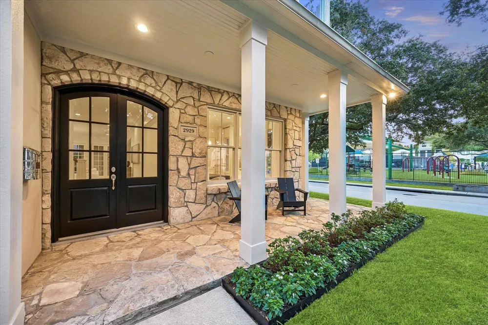 2929 Sunset Boulevard West University Place, TX 77005