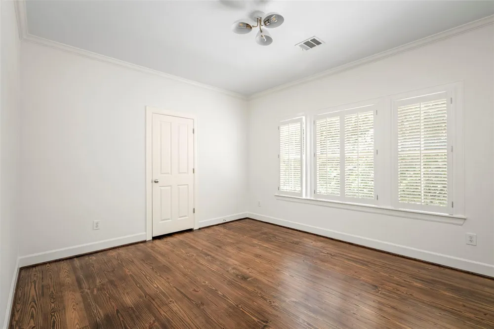 2929 Sunset Boulevard West University Place, TX 77005
