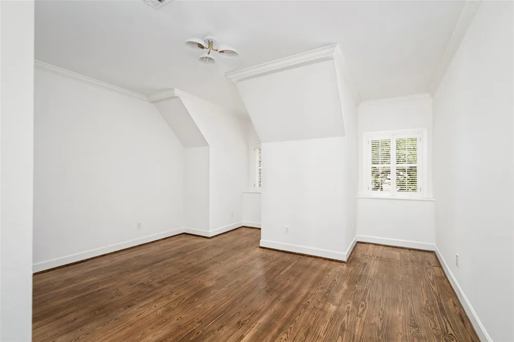 2929 Sunset Boulevard West University Place, TX 77005