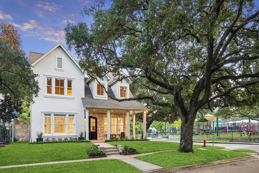 2929 Sunset Boulevard West University Place, TX 77005