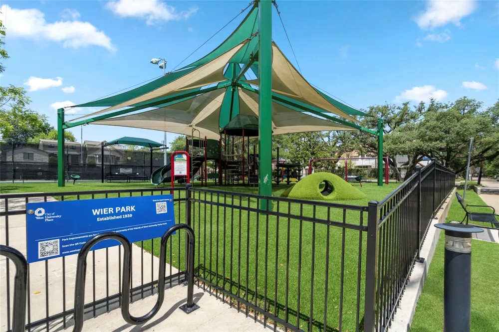 2929 Sunset Boulevard West University Place, TX 77005