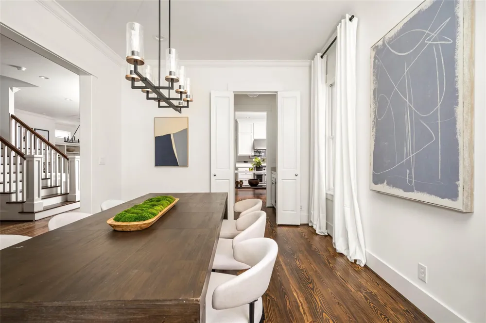 2929 Sunset Boulevard West University Place, TX 77005