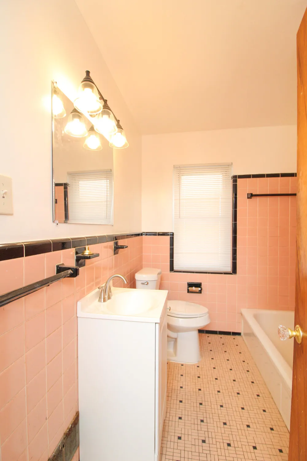 6165 Farmbrook Street Detroit, MI 48224