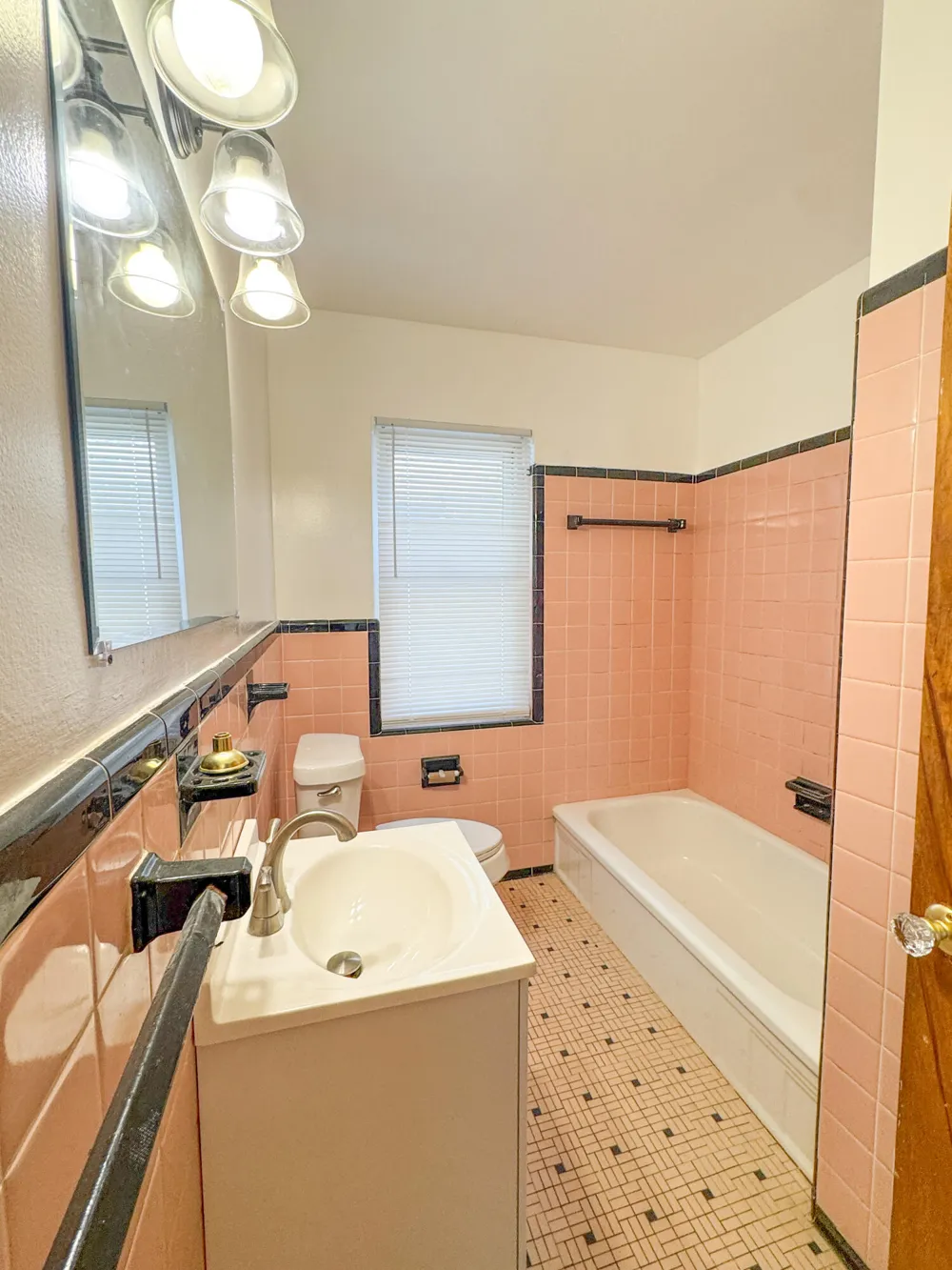 6165 Farmbrook Street Detroit, MI 48224