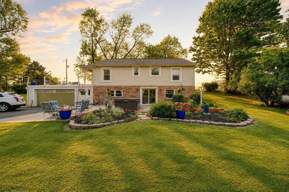 6541 Ackerson Lake Road Jackson, MI 49201
