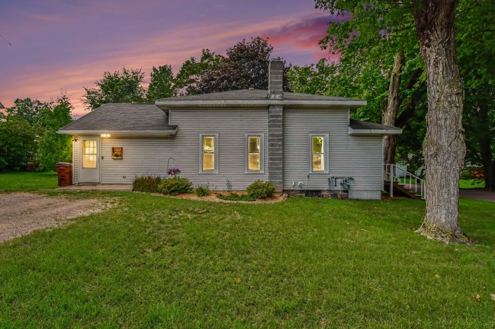 326 Beech Street Freeport, MI 49325