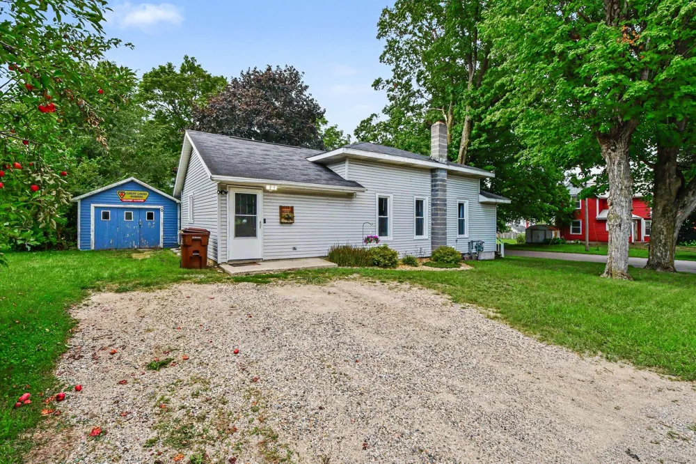 326 Beech Street Freeport, MI 49325