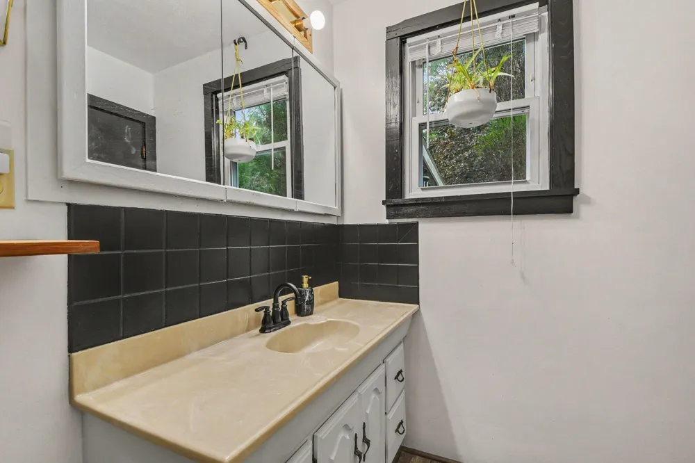 326 Beech Street Freeport, MI 49325
