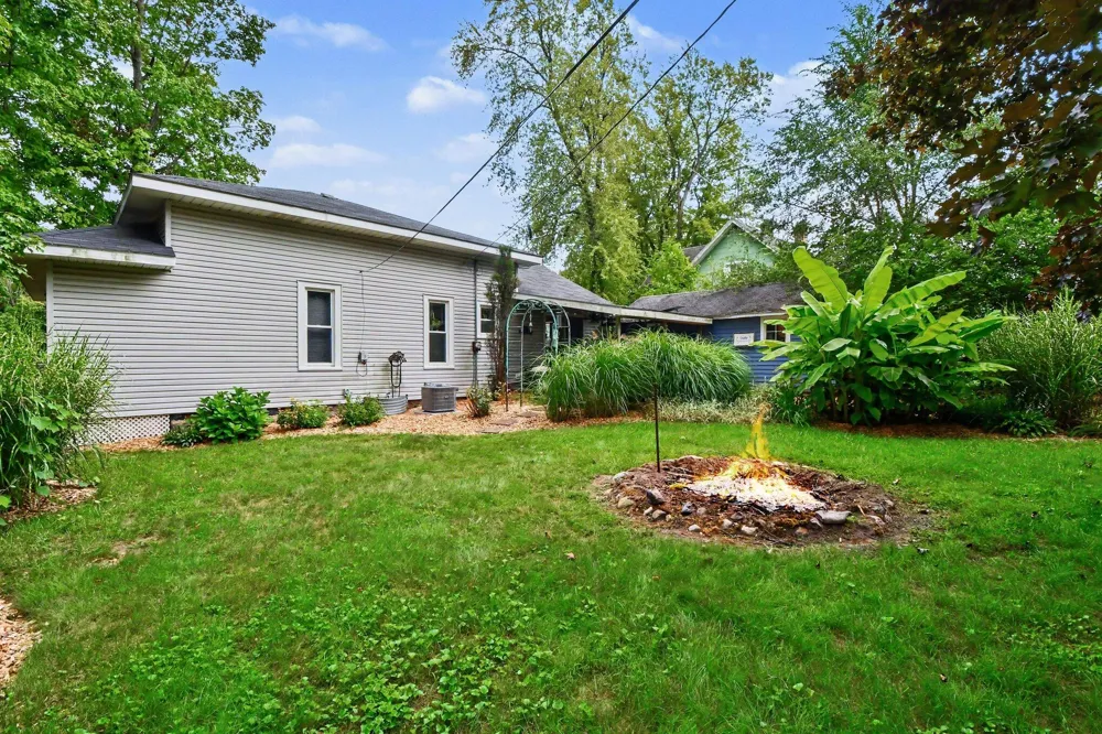 326 Beech Street Freeport, MI 49325