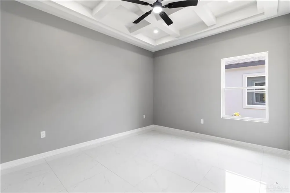 916 13th Street #B Alamo, TX 78516