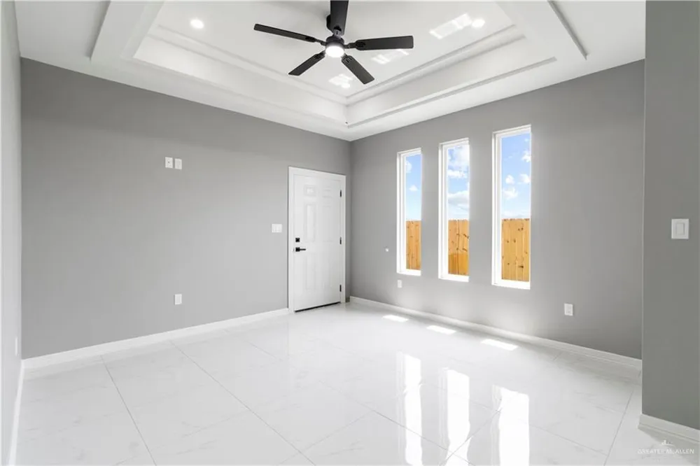 916 13th Street #B Alamo, TX 78516