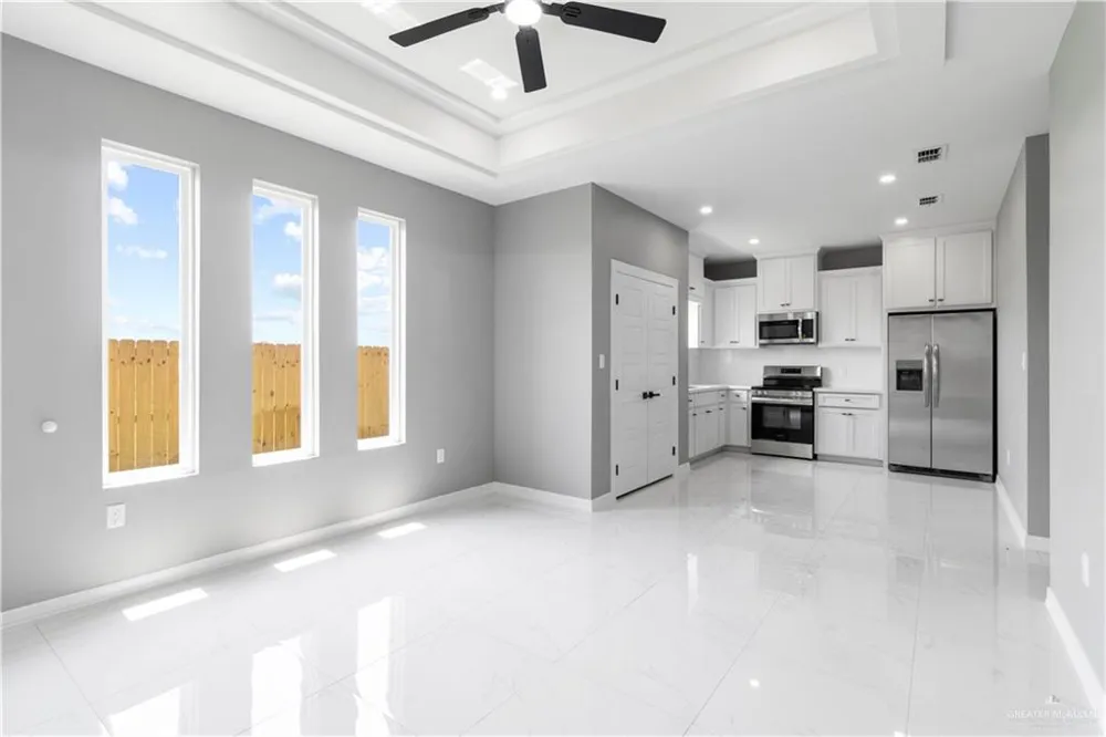 916 13th Street #B Alamo, TX 78516