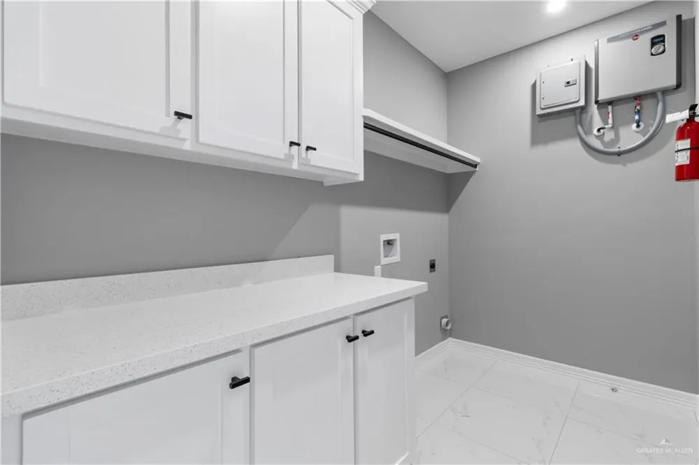 916 13th Street #B Alamo, TX 78516