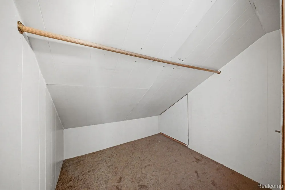 14694 Jacob Avenue Eastpointe City, MI 48021