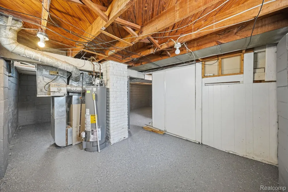 14694 Jacob Avenue Eastpointe City, MI 48021