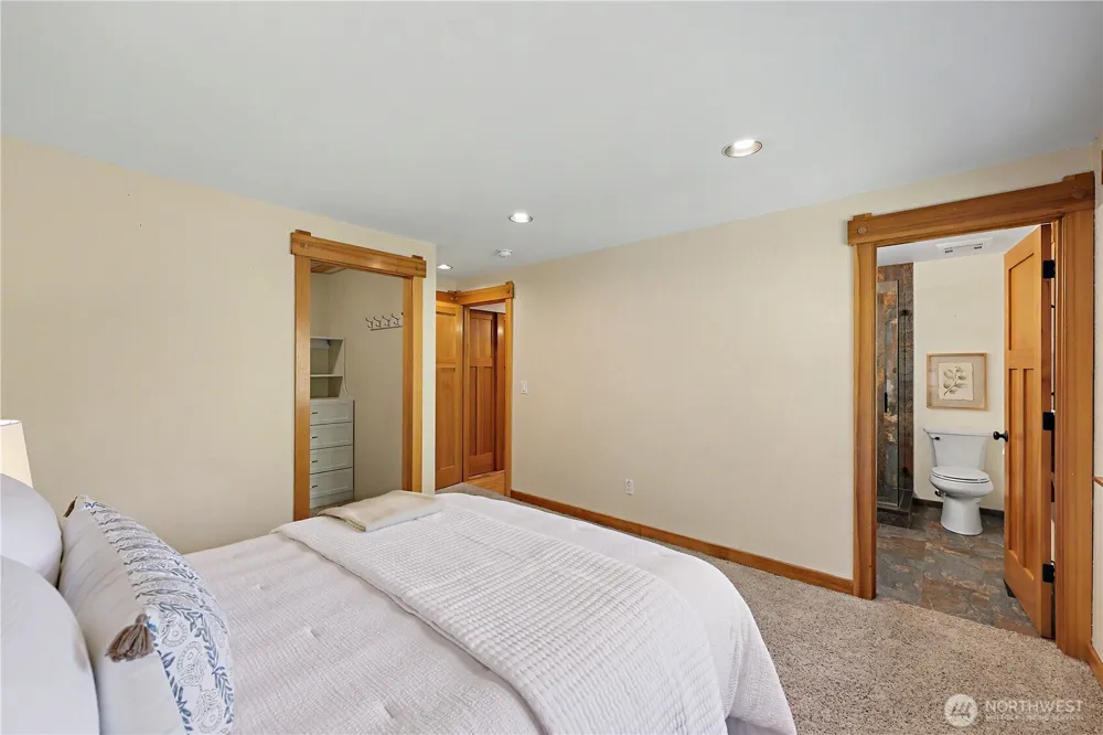 20106 Marine View Drive SW Normandy Park, WA 98166