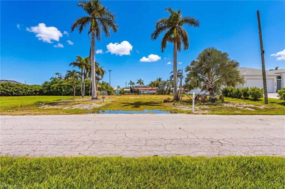 2744 Mangrove Street St. James City, FL 33956