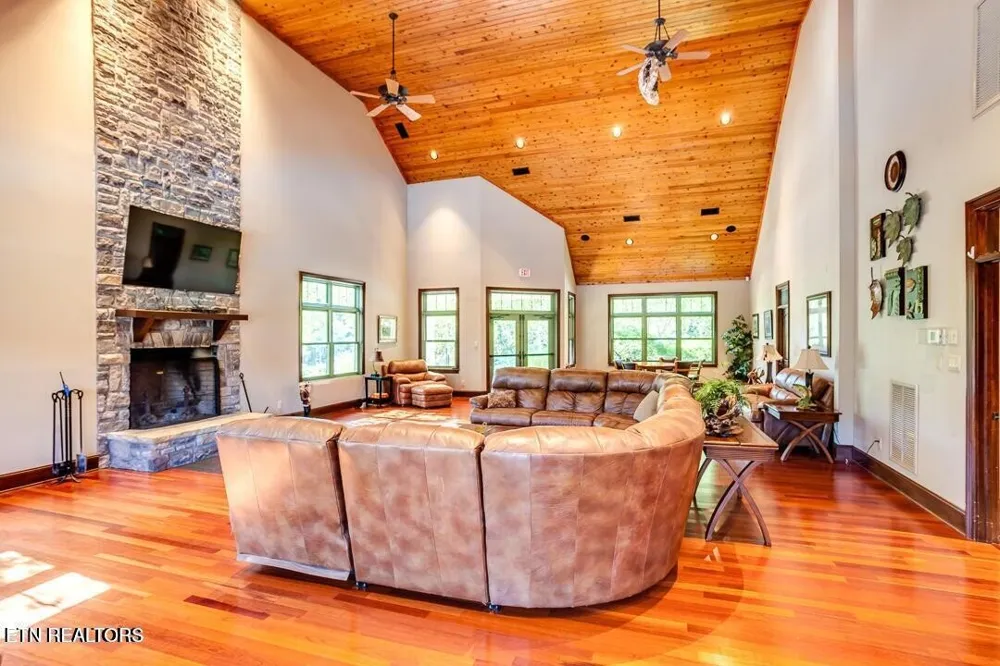 615 Waterside Circle Andersonville, TN 37705