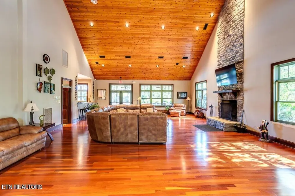 615 Waterside Circle Andersonville, TN 37705