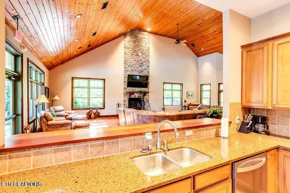 615 Waterside Circle Andersonville, TN 37705